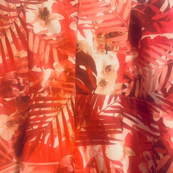 Elliatt Tower Dress, Asymmetrical, Floral Sleeveless Dress, Size Small - Picture 14 of 16